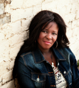 MediaKit_AuthorPhoto_Bittersweet