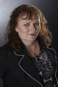 MediaKit_AuthorPhoto_TeaCupsAndCarnage